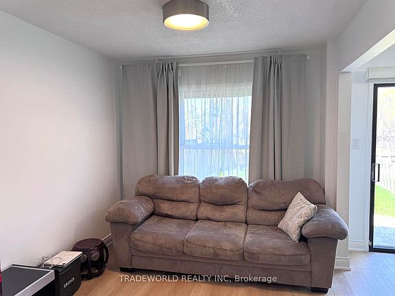 5th image of 45 Trafford Cres