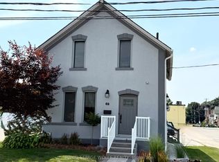 69 Regina St N, Waterloo, ON N2J 3A6