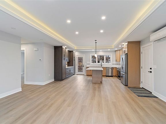 5th image of 4034 Rasmussen St