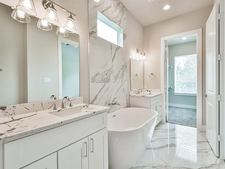 810 Mansfield St — Photo 32