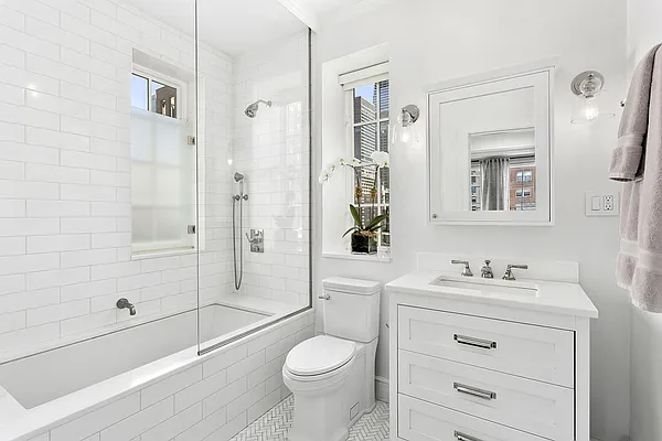 Rented by Compass | media 18