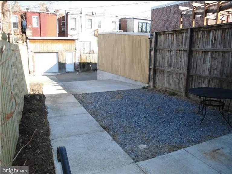 37 R St NW #1 — Photo 23