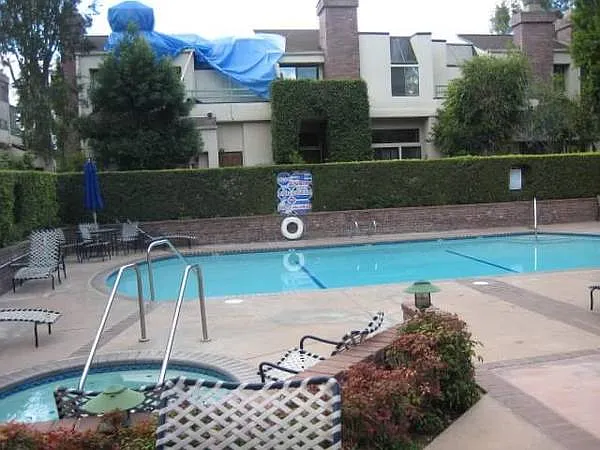 2 bed, 2.5 bath, $1,500 — Photo 2