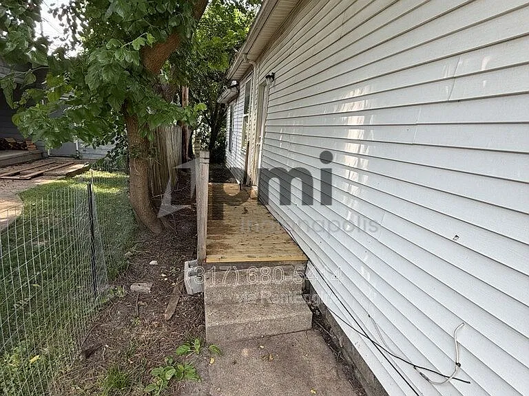 1309 Pearl St — Photo 25