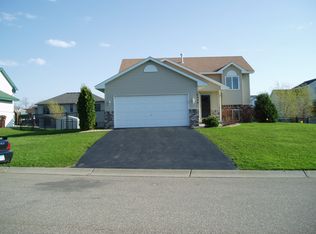 10425 35th St NE, Saint Michael, MN 55376