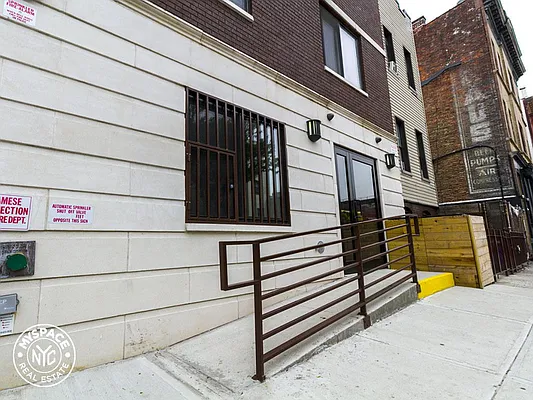 Rented by MySpaceNYC | media 12