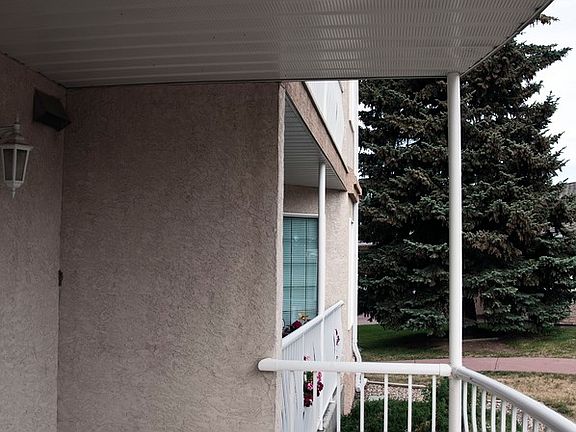3rd image of 4800 A 48th Ave #108