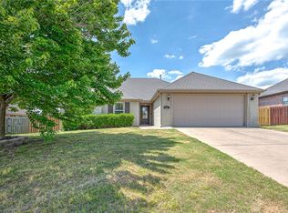 212 Jones St, Rogers, AR 72745