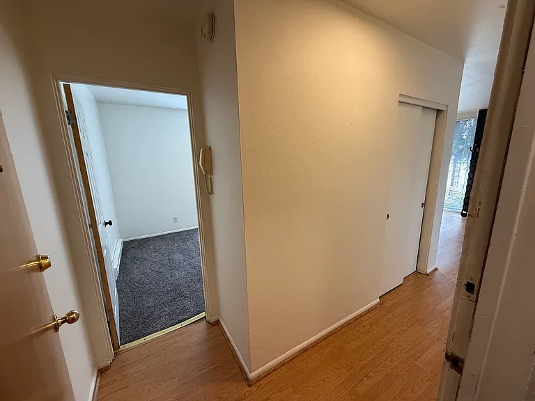 129 11th Ave E #101 — Photo 14