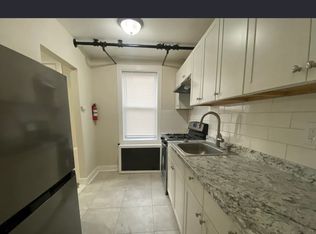 118 S Grove St #1B, East Orange, NJ 07017