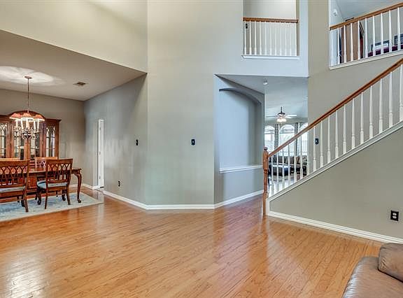 4th image of 5639 Westwood Ln