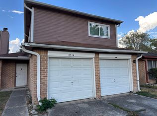 8334 Country View Dr, Houston, TX 77040