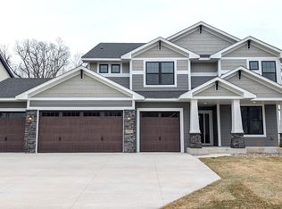 1955 Royal Blvd N, Lake Elmo, MN 55042
