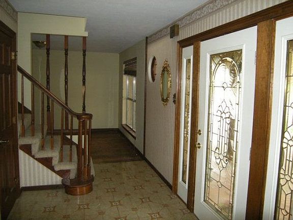 3rd image of 1816 E Lakeshore Dr