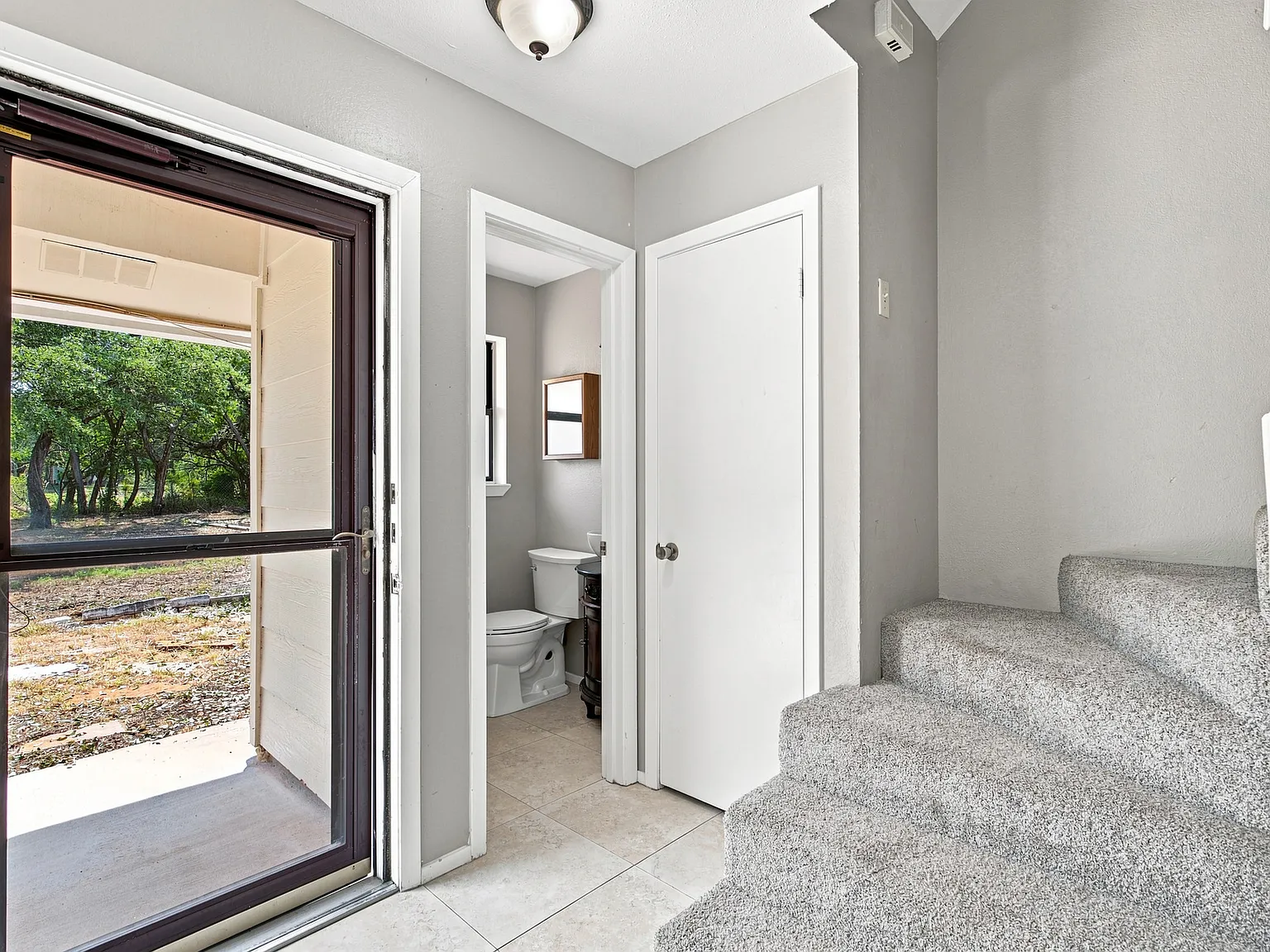 2 bed, 1215 sqft, $2,000 — Photo 3