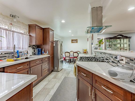 5th image of 4230 Bassett St #1