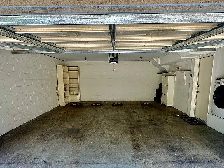 417 Genoa St — Photo 10