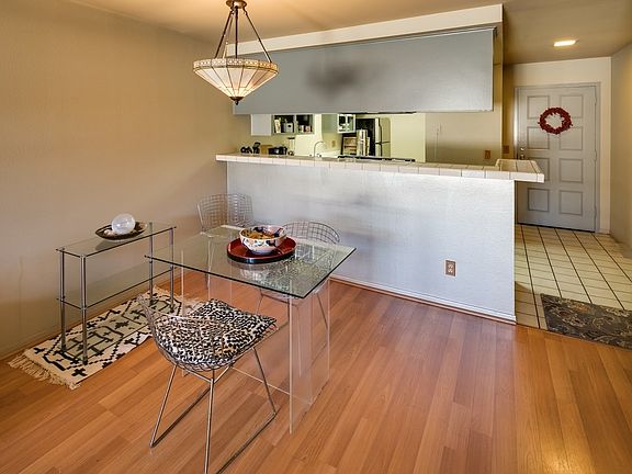 4th image of 4402 Mentone St Unit 205