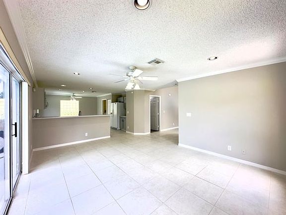 3rd image of 1118 Fosters Mill Dr