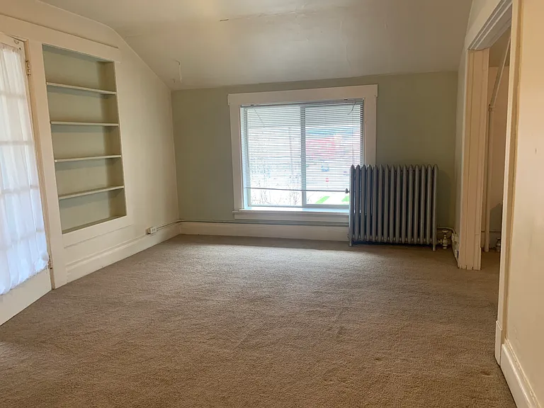 Third Avenue Apartments — Photo 19
