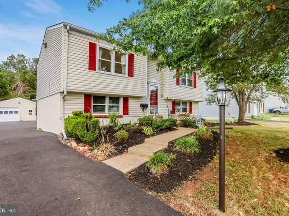 9706 Lomond Dr, Manassas, VA 20109