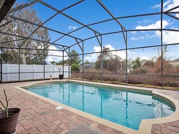 2nd image of 353 Hammock Oak Cir
