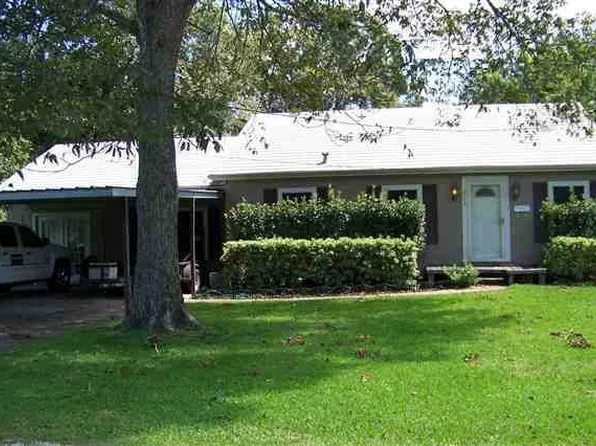 715 Montgomery St, Port Neches, TX 77651