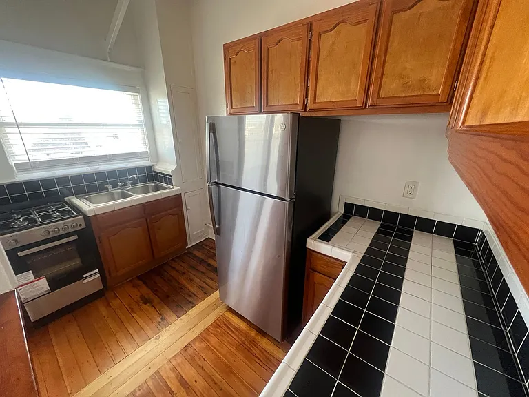 15 Paloma Ave — Photo 51