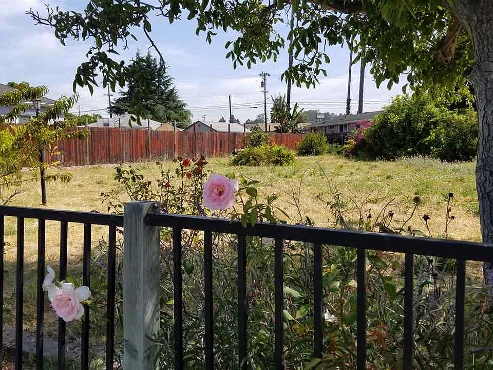 1st image of 24290 Park St