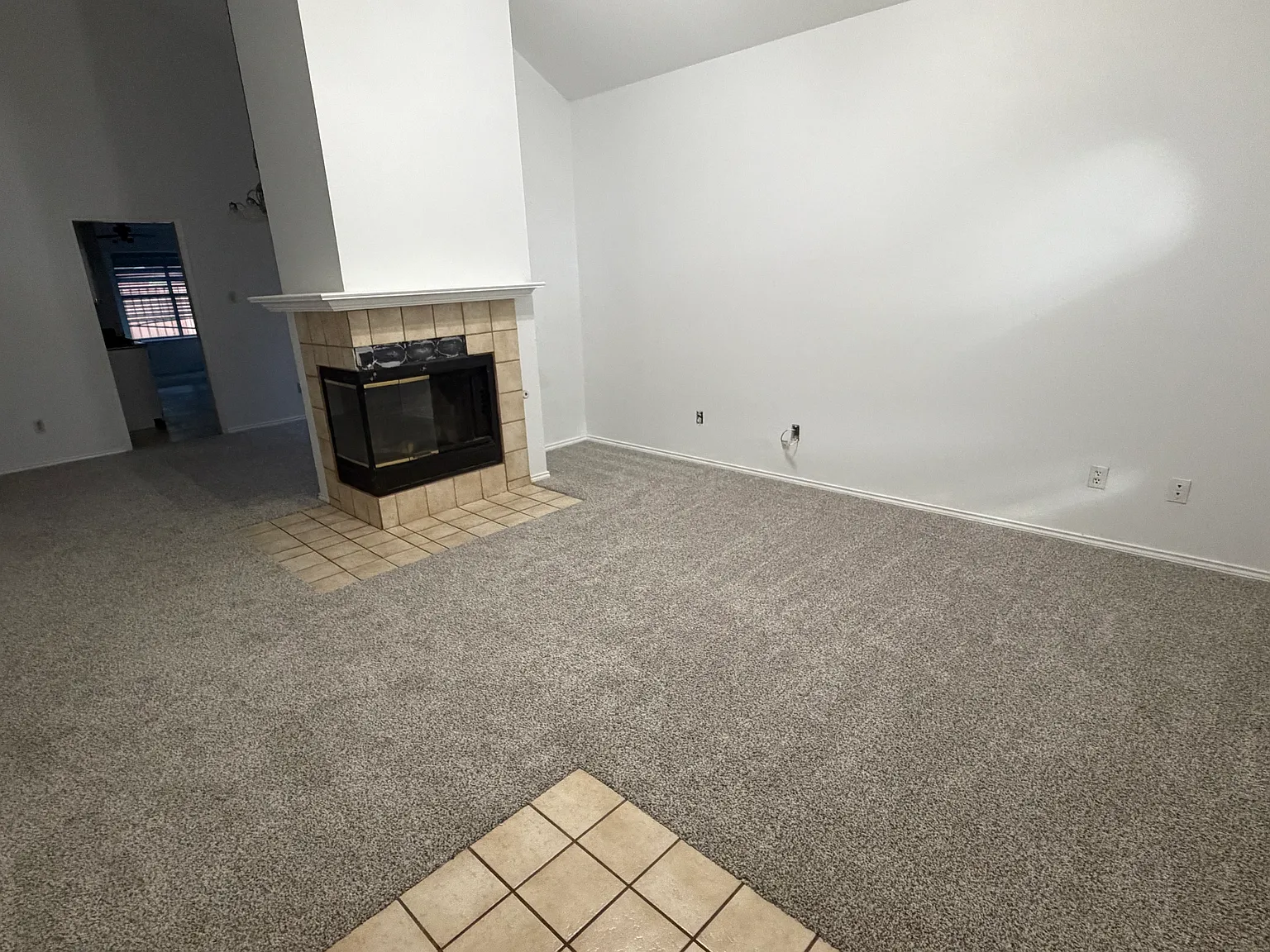 4 bed, 2.5 bath, 1858 sqft, $3,000 — Photo 3