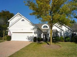 2 Glengarry Ln, Sugar Grove, IL 60554