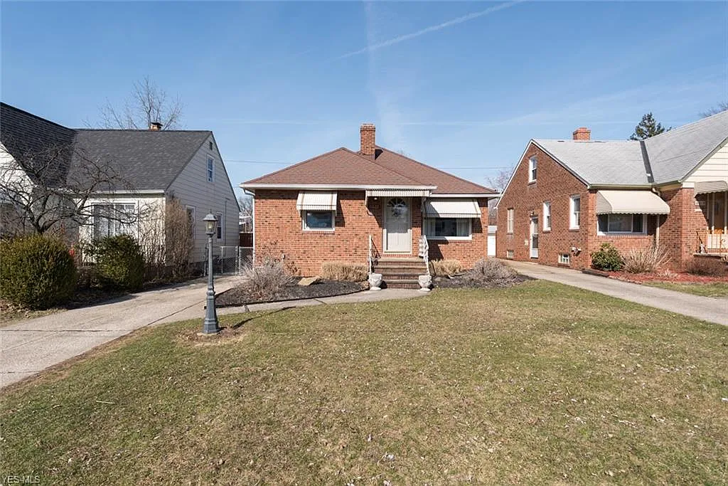 8022 Bremen Ave photo 1