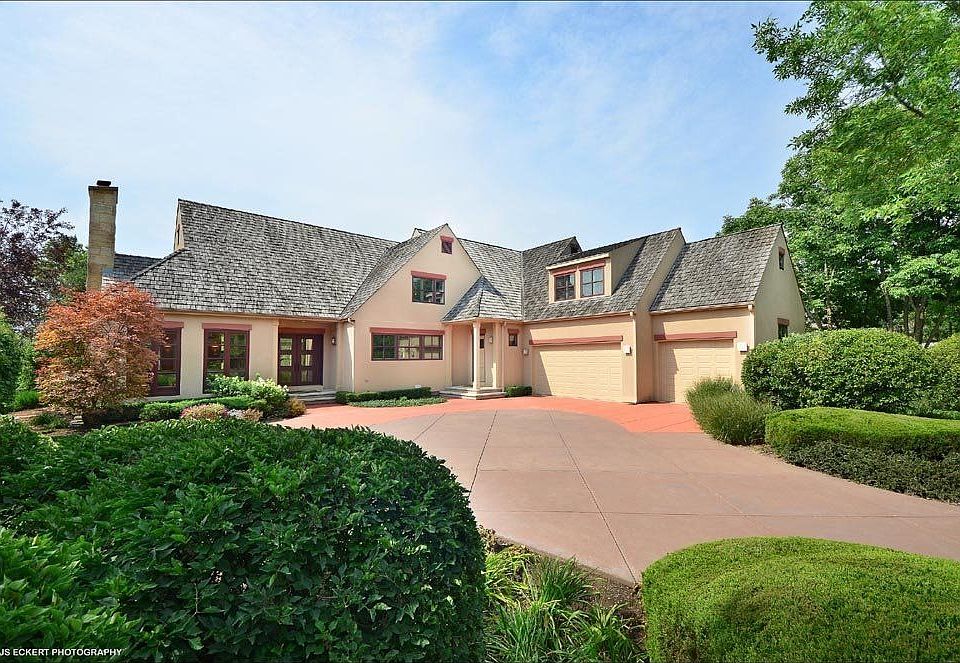 For Sale: 427 Farrington Drive, Lincolnshire, IL 60069