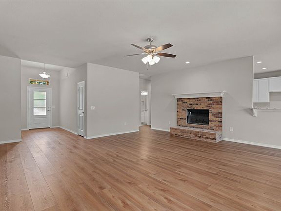 5th image of 1203 Anthony St