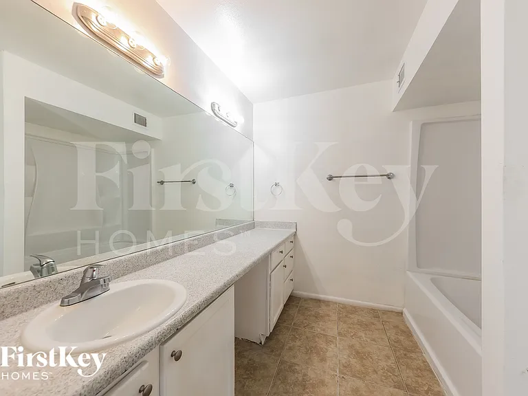 3816 W Northern Ave — Photo 10