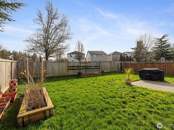 3rd image of 17619 Silver Creek Avenue E