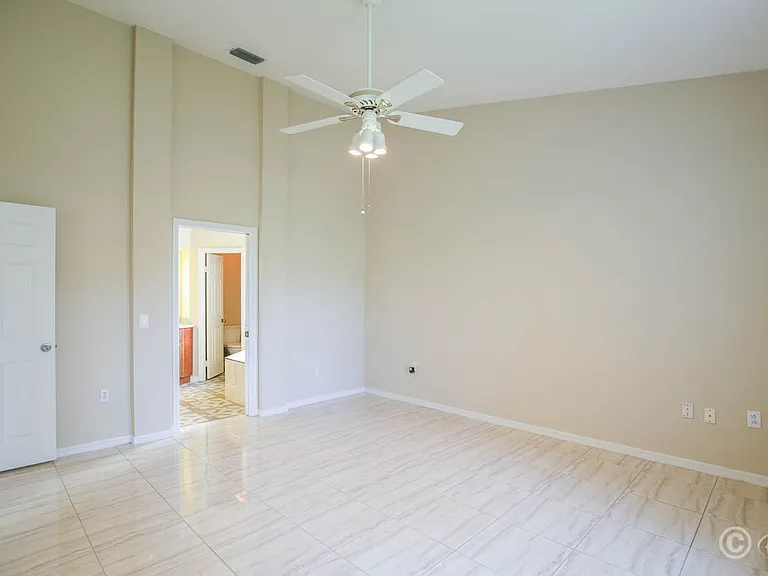 9214 Sunnyoak Dr — Photo 12