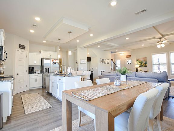 5th image of 1046 Creek Way