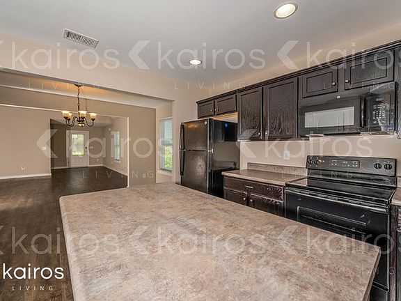 5th image of 360 Deer Creek Way