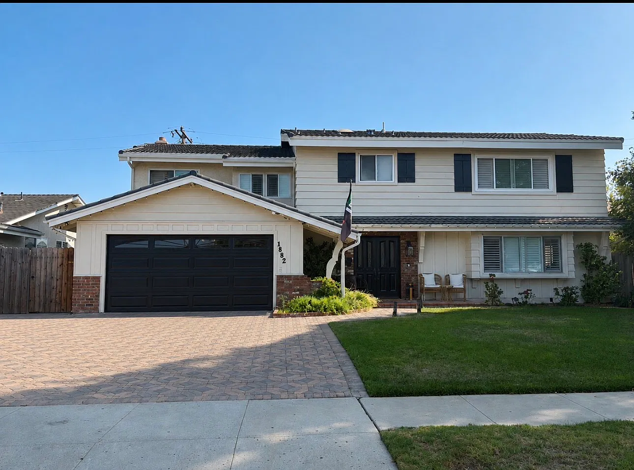 6 bed, 3.5 bath, 2878 sqft, $5,300 — Photo 2