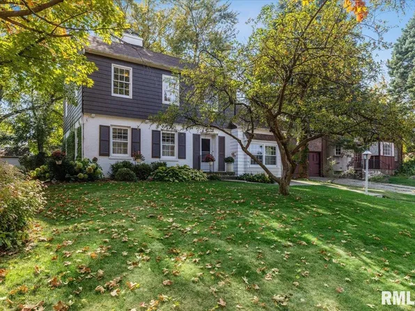 3009 E 18th St, Davenport, IA 52803