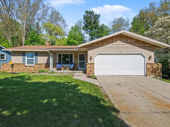 5248 Burgis Ave SE, Kentwood, MI 49508