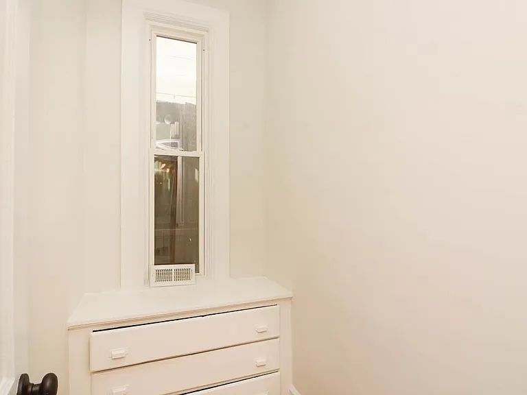 949 N Winchester Ave #2 — Photo 18
