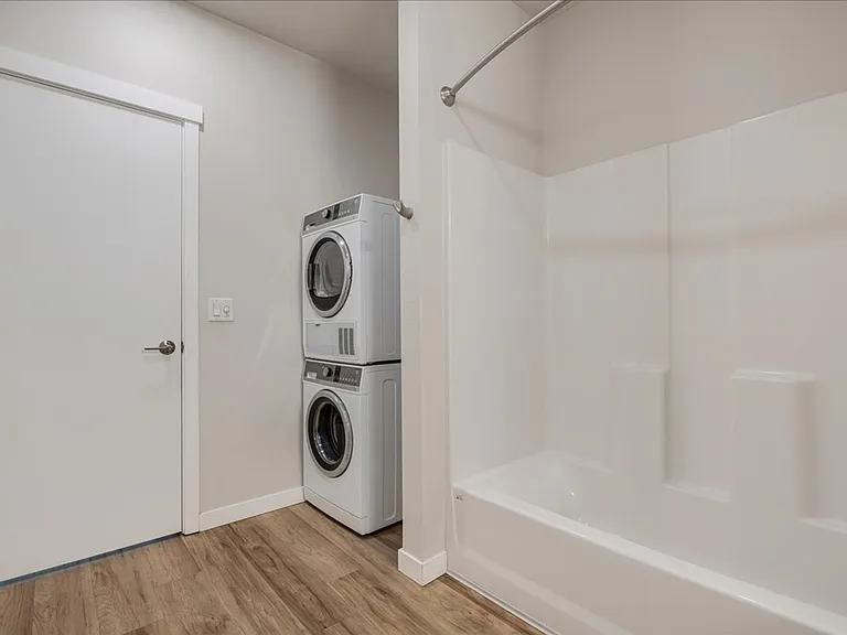 Brookside Apartments — Photo 59