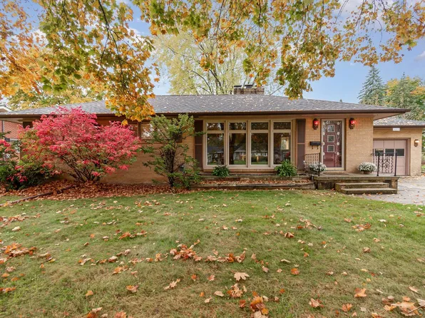 4885 Henry Dr, Saginaw, MI 48638