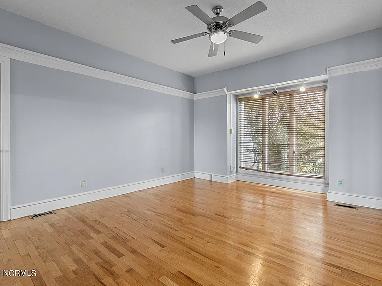 867 Castleberry Ct — Photo 22