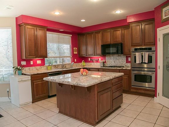3rd image of 5074 Whistlers Bend Way