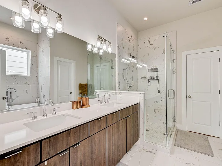 5857 Dolores St — Photo 37