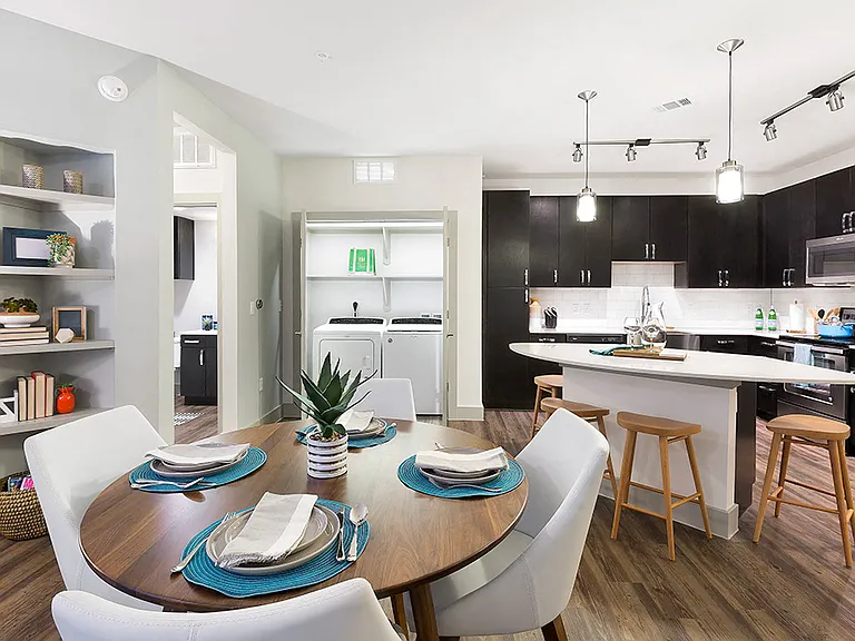 Groves South Lamar — Photo 1