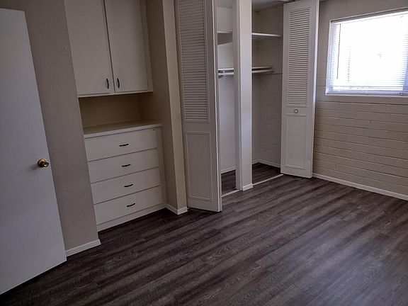4th image of 1067 N 8th Pl #B